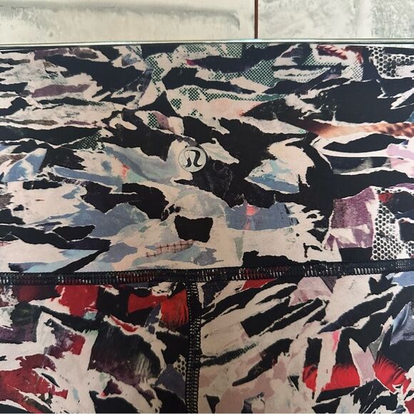 Lululemon Wunder Under Hi-Rise Leggings Size 4 - Picture 8 of 9